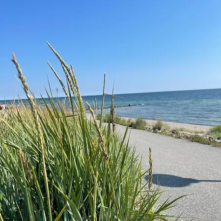 Ruegen Mit Unglaublichem Meerblick & Strandnaehe Mit Sauna - Whirlwanne *